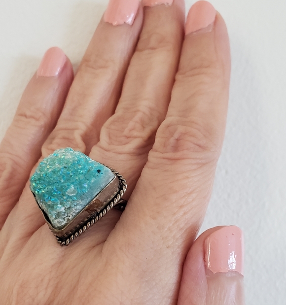 NWOT, Sz 7, Blue Druzy & Silver Ring, Asymmetric Setting, Artsy Design, Handmade - Picture 2 of 8